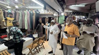 সিলেটবাসির জন্য এখন্ও রাজপথে আম-জনতার সাবেক মেয়র আরিফ