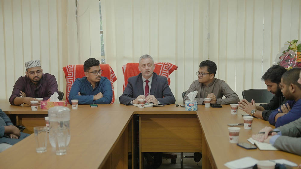 ডাকসু নেতৃবৃন্দের সাথে ইউরোপীয় ইউনিয়নের রাষ্ট্রদূতের সৌজন্য সাক্ষাৎ ও মতবিনিময়