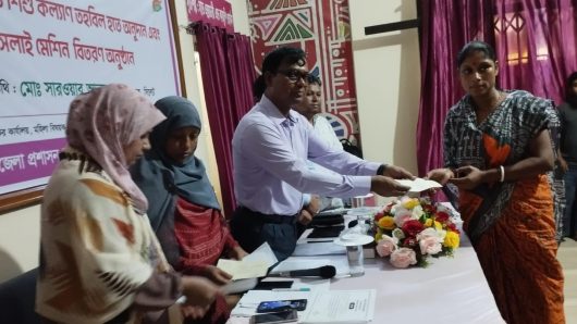 যারা পরিশ্রম করবে,তারা সমাজ পাল্টে দেবে -জেলা প্রশাসক