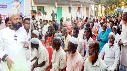 নিজের ঢোল নিজে পেটালেন এম এ মালিক !