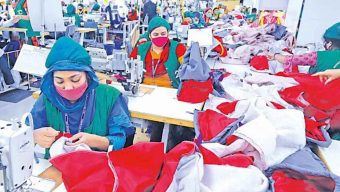 সংকট বাড়ছেই পোশাক খাতে