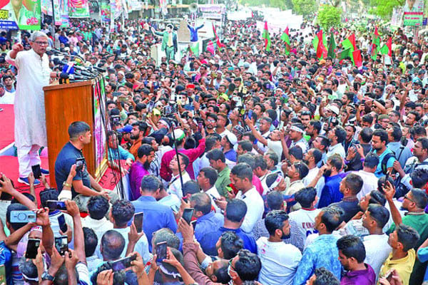 বিএনপির সমাবেশে মির্জা ফখরুল, গণভোটের দাবি নির্বাচন বানচালের ষড়যন্ত্র
