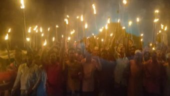 `মানিনা মানবনা হাকিম ছাড়া মানিনা’, `লোকাল চাই লোকাল চাই, লোকালে হাকিম ভাই’,