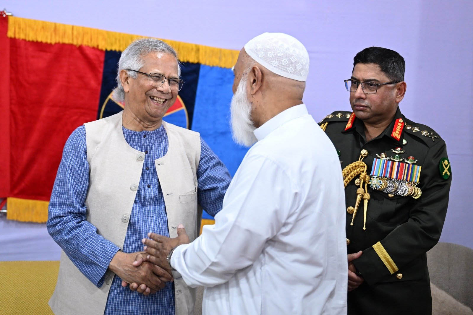 প্রধান উপদেষ্টার সঙ্গে জামায়াত আমীরের সৌজন্য সাক্ষাৎ