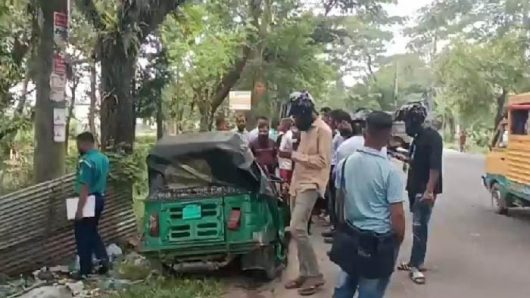 সিলেট-তামাবিল সড়কের খাদিমে সিএনজিকে ট্রাকের ধা ক্কা, যুবক নি হ ত