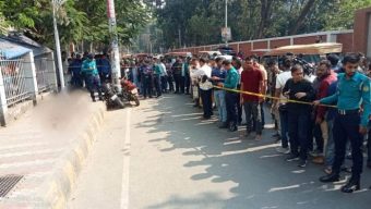 আদালত চত্বরে গু লি করে দু’ জ ন কে হ ত্যা
