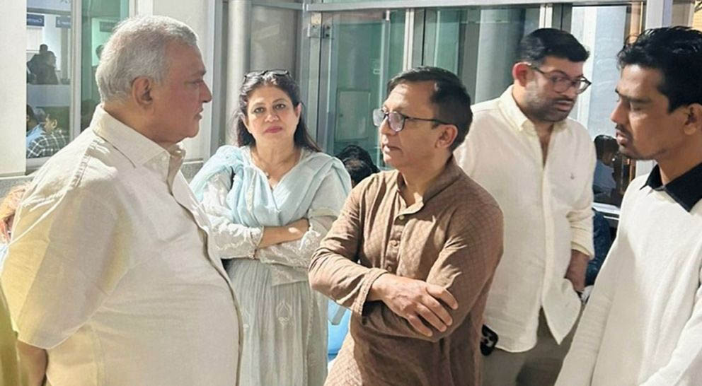 হাসপাতালে মা খালেদা জিয়ার চিকিৎসার খবর নিলেন জননেতা মুক্তাদির