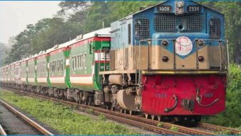 সিলেটের সাথে সারা দেশের ট্রেন যোগাযোগ আড়াই ঘন্টা বন্ধ থাকার পর পুনরায় চালু