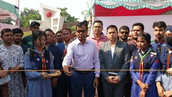 প্লাস্টিকের বিকল্প পণ্য ব্যবহার করার সংস্কৃতি সমাজে চালু করতে হবে”-জেলা প্রশাসক