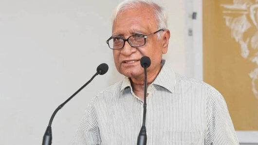 কৌতুক পছন্দ করে ইতিহাস