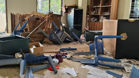 ঢাকার বাইরে তিন জেলায় প্রথম আলো কার্যালয়ে হা ম লা, ভা ঙ চু র