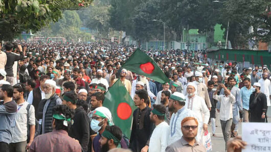 জানাজায় অংশ নেয় লাখো মানুষ, জাতীয় কবির পাশে সমাহিত ওসমান হাদি