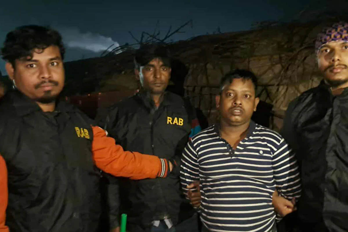 ওসমান হাদিকে হ ত্যা চেষ্টা: শ্যুটার ফয়সালের সহযোগী গ্রে প্তা র