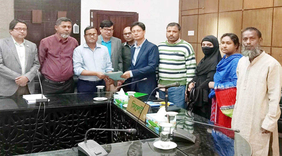 সিলেট-১ আসনে বাসদ মনোনীত প্রার্থী প্রণব জ্যোতি পালের মনোনয়ন ফরম সংগ্রহ