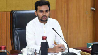 প দ ত্যা গ প্রশ্নে যা বললেন উপদেষ্টা আসিফ মাহমুদ