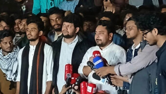 গণমাধ্যমে হা ম লা কা রী দে র চি হ্নি ত করে বিচারের আওতায় আনতে হবে: মাহফুজ