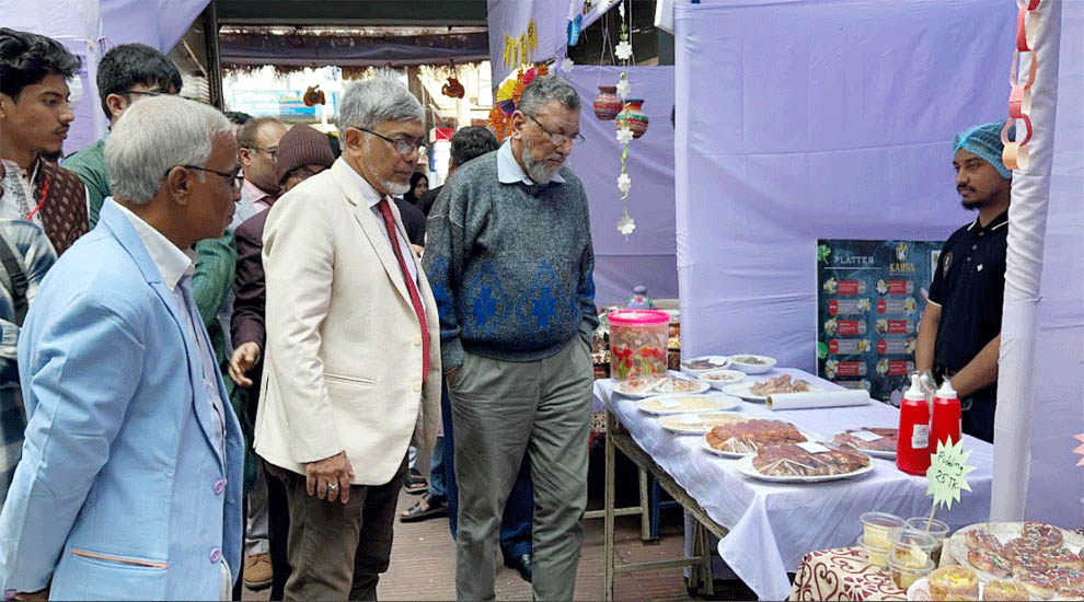 নর্থ ইস্ট ইউনিভার্সিটিতে লোক ঐতিহ্যের ‘পিঠা উৎসব’ অনুষ্ঠিত