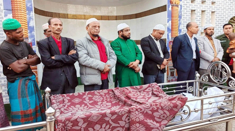 জৈন্তাপুরে গু লি বি দ্ধ হয়ে নি*হ*ত আতিককে দাফন