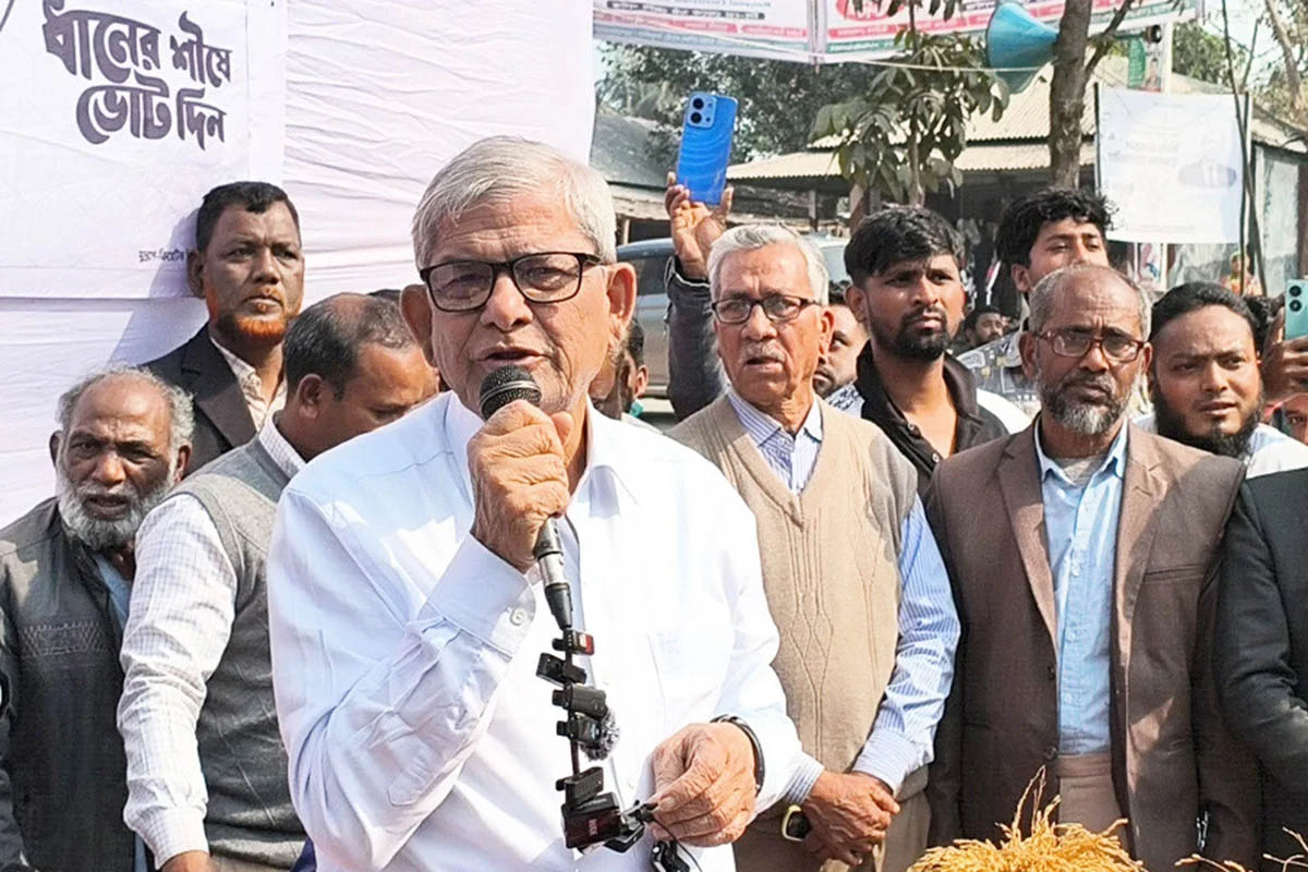 ‘বাপ-দাদাদের জমি বিক্রি করে রাজনীতি করি, আপনাদের আমানতের খেয়ানত করবো না-মির্জা ফখরুল ইসলাম আলমগীর