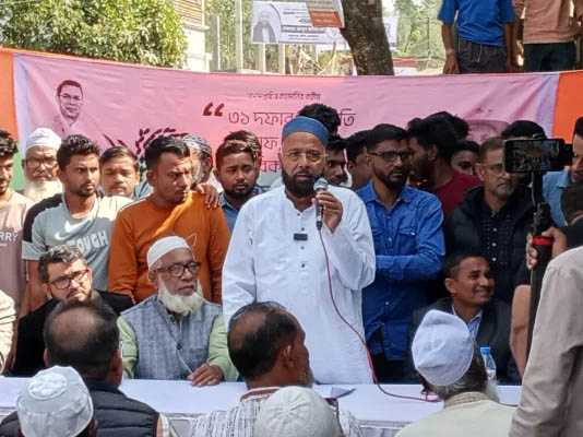 দেশে থেকেই জনগণের সেবা করব : এম এ মালিক