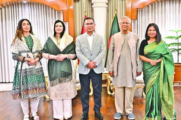 প্রধান উপদেষ্টার সঙ্গে সৌজন্য সাক্ষাৎ তারেক রহমানের