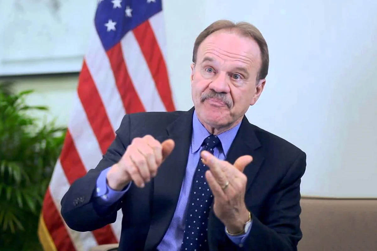 বাংলাদেশের গণতন্ত্র ব্যক্তিকেন্দ্রিক ব্যবস্থার মধ্যে বন্দি ছিল-সাবেক রাষ্ট্রদূত ড্যান মজিনা