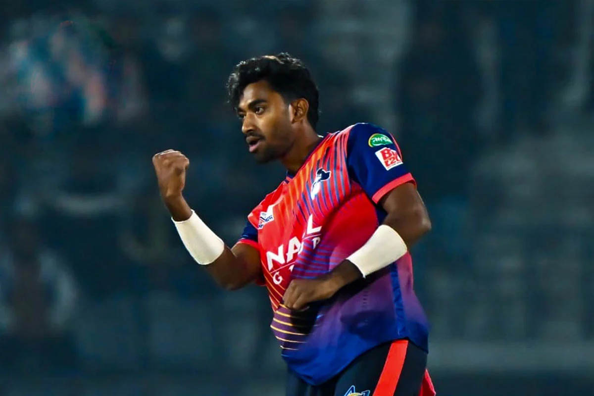 বিপিএল, রিপনের হ্যাটট্রিকে গুটিয়ে গেল ঢাকা ক্যাপিটালস
