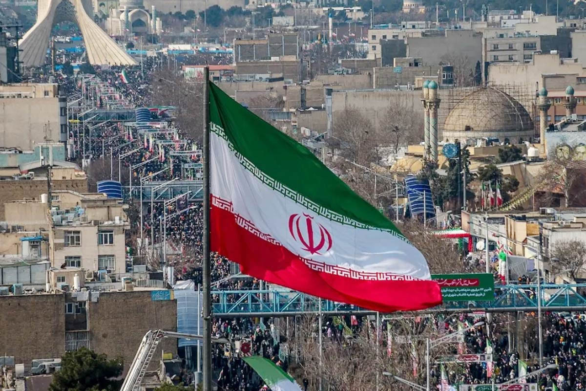 নিজ নাগরিকদের ‘এ মুহূর্তে’ ইরান ছাড়তে বলল যুক্তরাষ্ট্র