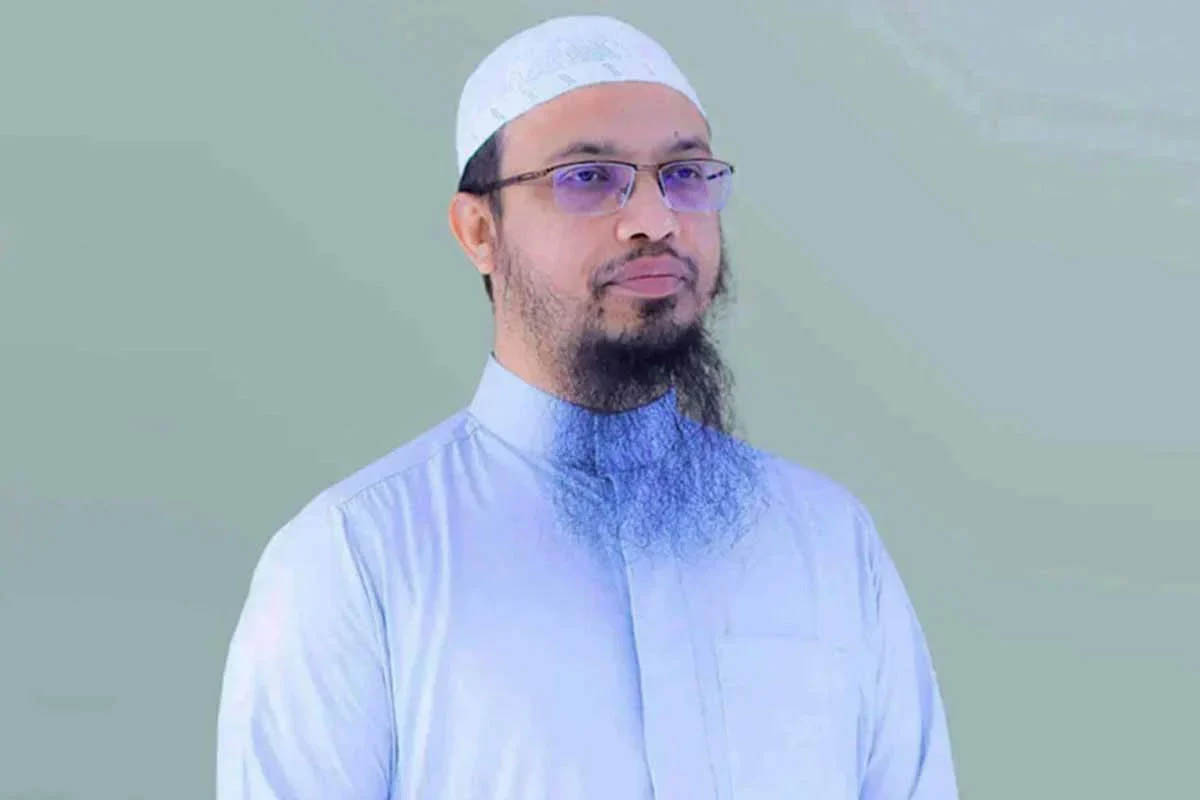 শীতার্তদের পাশে দাঁড়ানো ইবাদত