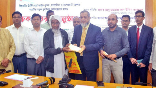 সড়ক দু র্ঘ ট না র ৭০ শতাংশই ঘটে মোটরসাইকেলে: বিআরটিএ চেয়ারম্যান