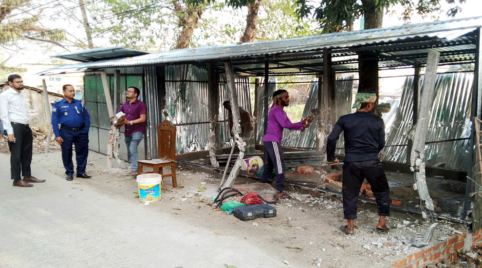 বিশ্বনাথে এসিল্যান্ডের নেতৃত্বে দুটি অ বৈ ধ স্থা প না উ চ্ছে দ