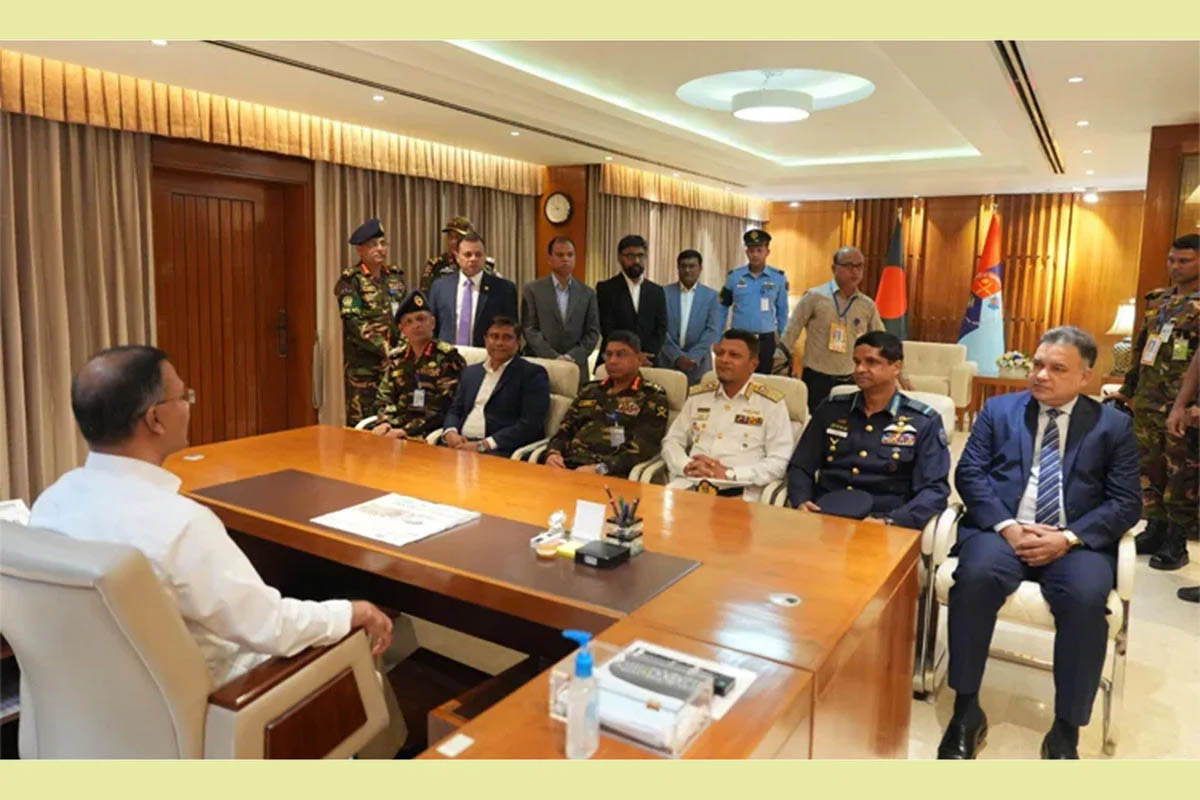 প্রথমবার সশস্ত্র বাহিনী বিভাগে অফিস করলেন প্রধানমন্ত্রী