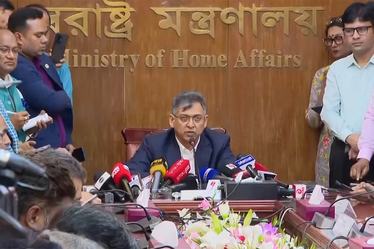 পুলিশের কাজে কেউ হস্তক্ষেপ করতে পারবে না : স্বরাষ্ট্রমন্ত্রী