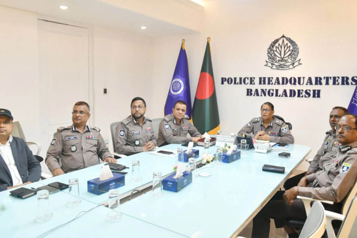 কার্যক্রম নি ষি দ্ধ দলের কোনো তৎপরতা চলতে দেওয়া যাবে না: আইজিপি