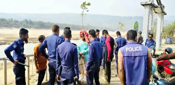 অভিযানে আ ট ক -৯