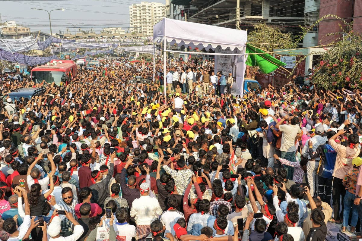 ক্ষমতায় গেলে ঢাকায় ৪০টি খেলার মাঠ তৈরি করব : তারেক রহমান
