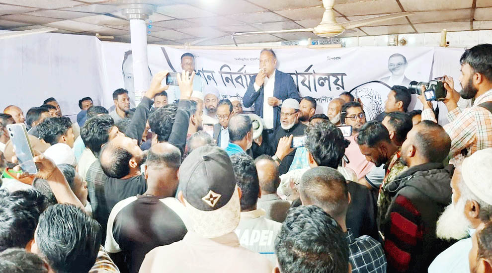 জনতার ভালোবাসায় সিক্ত এমপি এমরান আহমদ চৌধুরী
