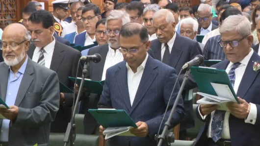 শপথ নিলেন বিএনপি থেকে নির্বাচিত সংসদ সদস্যরা