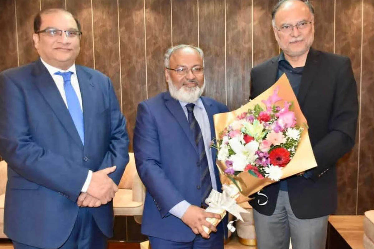 শপথ অনুষ্ঠানে যোগ দিতে ঢাকায় পৌঁছেছেন পা‌কিস্তানের মন্ত্রী