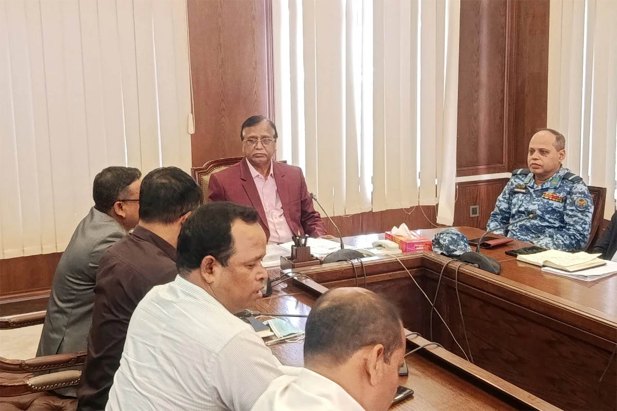 নগর ভবনে প্রথম সভা প্রশাসক আবদুস সালামের
