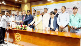 সিলেটে সড়ক দূ*র্ঘ*ট*না*য় ৯৪টি পরিবারকে আর্থিক সহায়তা প্রদান