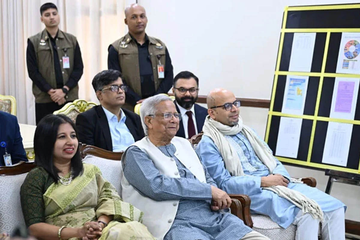 ভোটের চিত্র পর্যবেক্ষণ করছেন প্রধান উপদেষ্টা