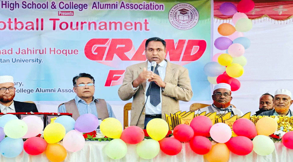 তরুণদের শারিরীক ও মানসিক সুস্থতার জন্য পর্যাপ্ত খেলার মাঠের সংস্থান করতে হবে: ভিসি জহিরুল হক