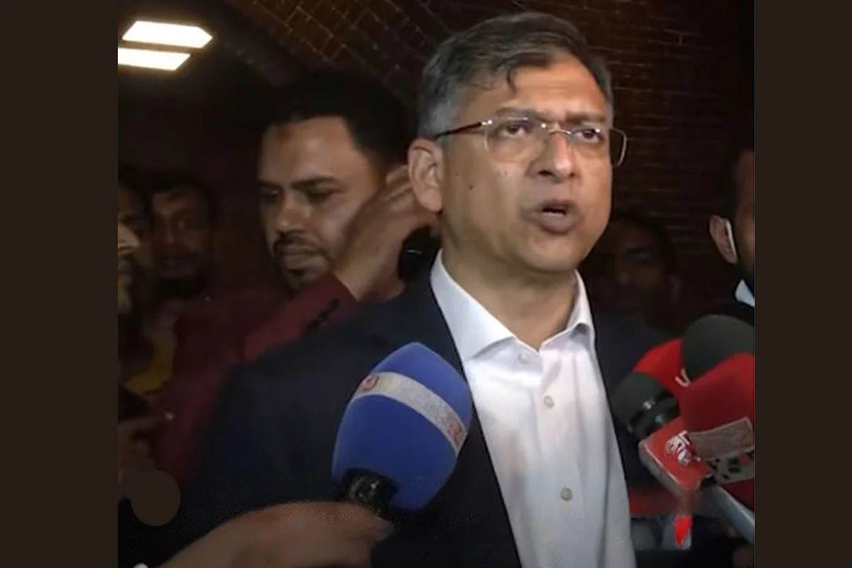 ‘এই স্ববিরোধিতা কেন?’ রাষ্ট্রপতির ভাষণের বি রো ধি তা নিয়ে স্বরাষ্ট্রমন্ত্রী