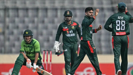 নিয়ন্ত্রিত বোলিংয়ে ২৭৪ রানে পাকিস্তানকে আটকে দিল বাংলাদেশ