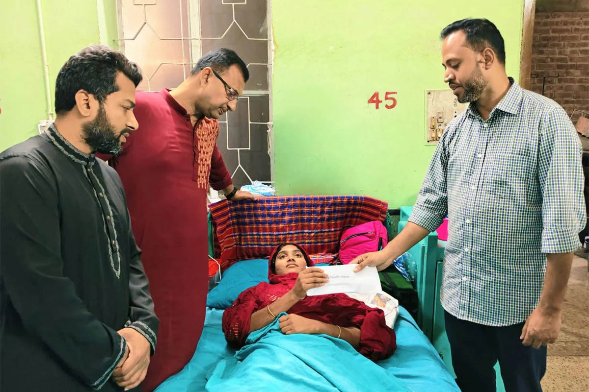 এ তি ম জান্নাতীর চি কি ৎ সা য় পাশে দাঁড়ালেন প্রধানমন্ত্রী তারেক রহমান