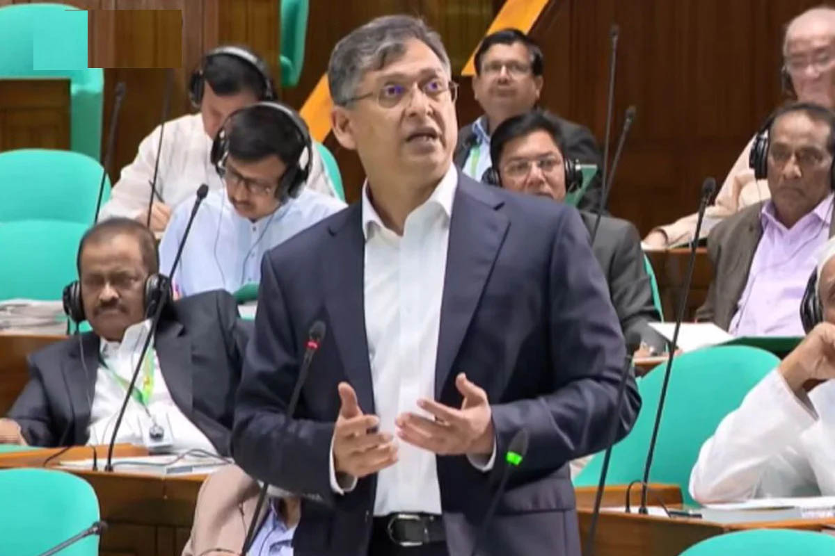 জুলাই সনদ বাস্তবায়নে আবেগ নয়, সাংবিধানিক পথে চলতে হবে: স্বরাষ্ট্রমন্ত্রী