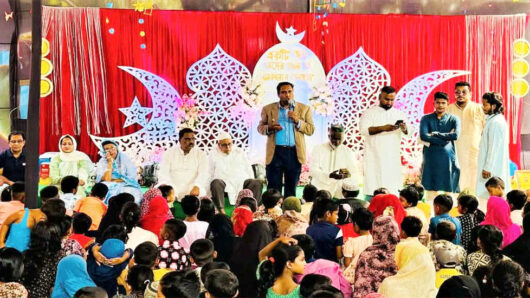 শিশুদের ঈদের নতুন কাপড় দিলো ‘তারুণ্য সোসাইটি হবিগঞ্জ’