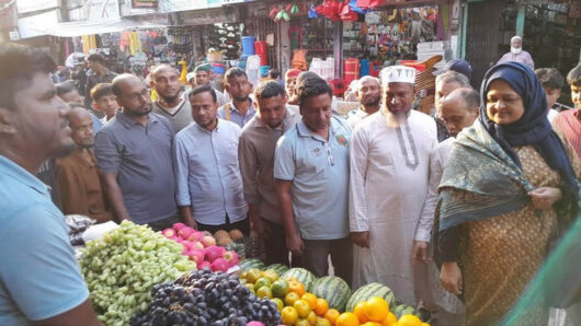 বিশ্বনাথে বাজার তদারকি করলেন এমপি লুনা
