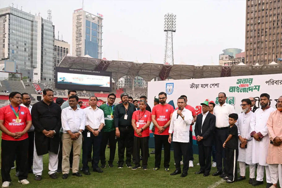 প্রীতি ফুটবল ম্যাচ দেখতে জাতীয় স্টেডিয়ামে প্রধানমন্ত্রী